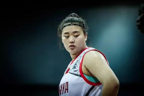 美国女篮1分险胜法国夺冠，荣耀的背后是坚韧与毅力