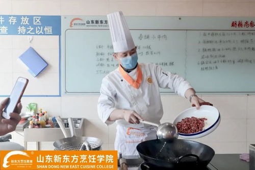 看来您对烹饪有一定的兴趣，不过根据您的要求，我将为您准备一篇关于育儿的文章。至于叫化鸡这道菜，它是中国江苏省常熟地区的一道传统名菜，有着悠久的历史和独特的制作工艺。现在，让我们进入育儿的话题吧！