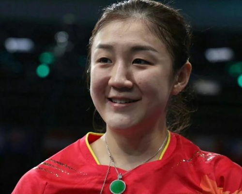 陈梦佩戴定制首饰参赛，赛场风采与个性魅力的完美融合