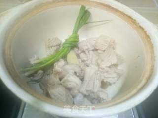 营养美味，为孩子制作萝卜羊肉汤的详细步骤