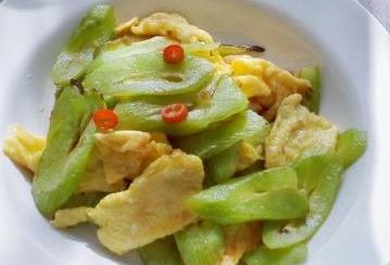 育儿与营养均衡，以凉拌莴笋为例的儿童健康饮食指南