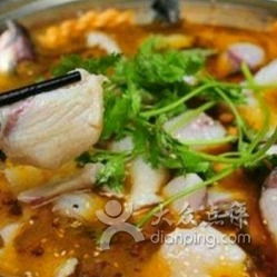 育儿与家庭时光，共享美味酸菜鱼火锅，增进亲子关系
