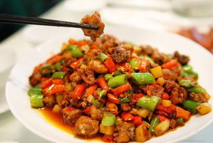 育儿专家视角下的家庭烹饪，以辣子鸡丁为例的家庭亲子烹饪教育