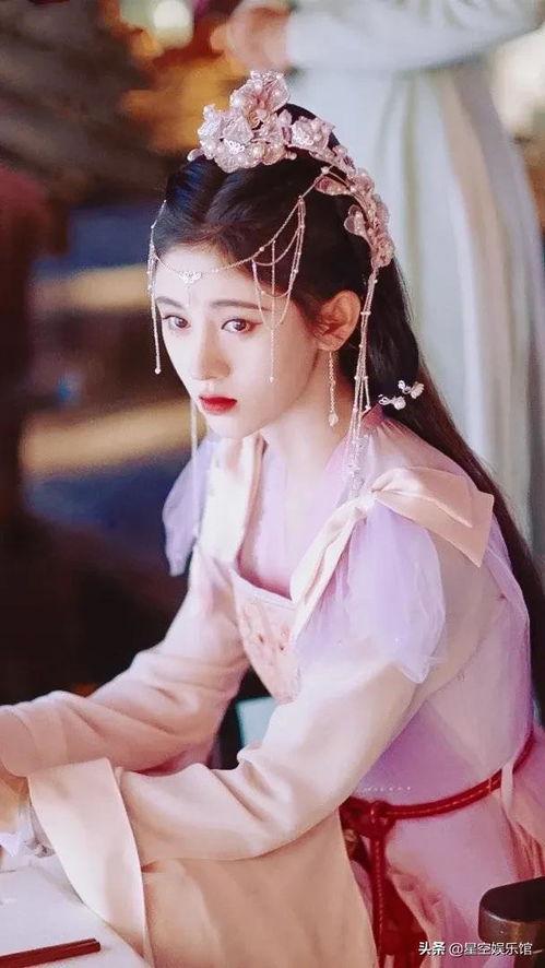 鞠婧祎与嫦娥，穿越千年的月光之美