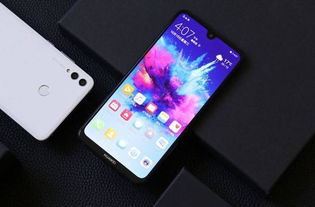 华为三折叠手机，预约量突破六百二十五万背后的故事