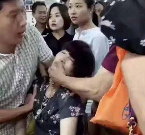 路人捡金手镯后扔掉，被判赔偿一万六千事件解析