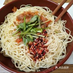 寓教于食——与孩子一起制作四川凉面，培养动手能力和饮食文化素养