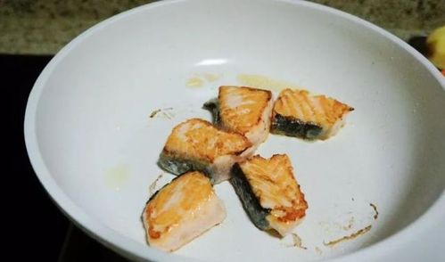 育儿与健康饮食，如何为孩子做一道美味又营养的红烧鱼块
