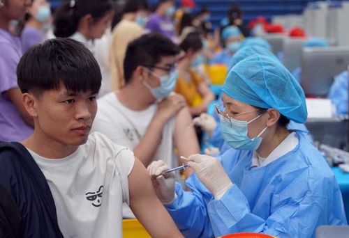 新冠疫苗接种后的副作用及应对策略