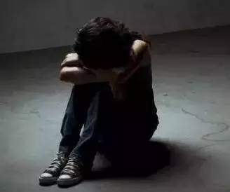 悲剧的背后，韩国男子酒后砍死18岁女高中生的深层思考