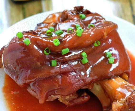 育儿经与家庭美食——酱肘子的美味制作与亲子共享时光