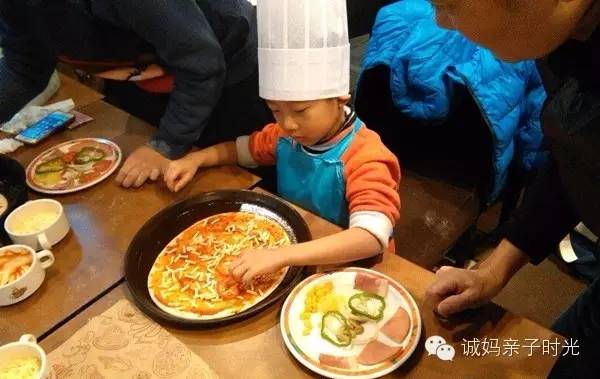 育儿专家视角下的亲子烹饪时光——以制作比萨为例
