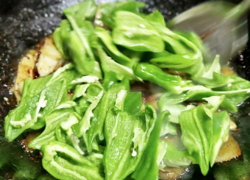 巧用青椒，为孩子打造营养均衡的美味佳肴