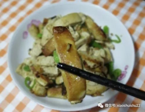 青椒炒豆腐干——营养美味的宝宝辅食选择