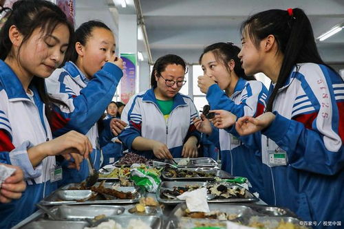 带饭的学生不能进食堂？教育局回应