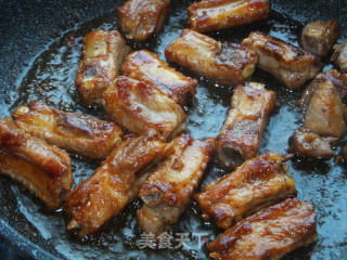 从厨房到餐桌，以烹饪红烧鸡腿为例，探讨如何在家庭烹饪中培养孩子的参与感与兴趣