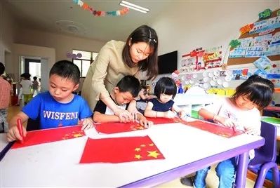 国庆节创意手工画，点亮孩子艺术之光