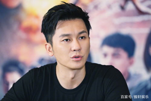 李晨凌晨三点陪张真源理行李，友情的力量与深夜的温暖