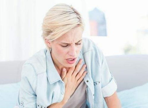 男子咳嗽1个月没在意，一查竟确诊癌症，生活中的小信号，切莫忽视！