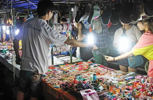 95后情侣夜市摆摊卖麻糍，日入4000元的甜蜜创业路