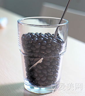 黑芝麻的营养价值—一颗小种子，大大的健康能量