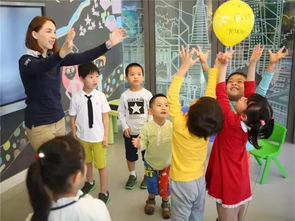 在游乐区中学习英语，让孩子在游戏中自然掌握语言技能