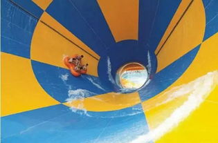 水花四溅，探索儿童与水的互动乐趣