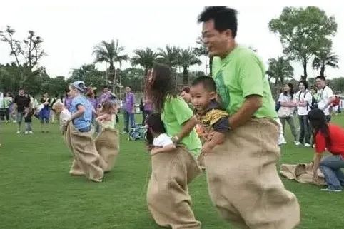 亲子游乐活动，促进家庭互动与孩子成长的多样化选择