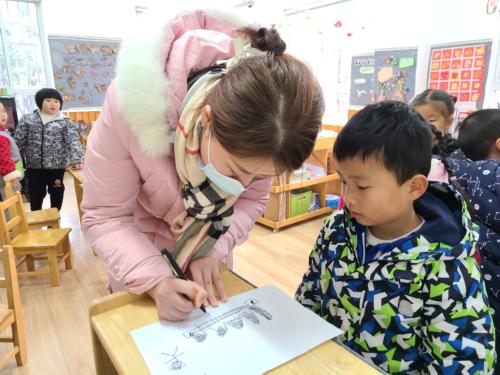 如何通过游玩活动促进孩子的全面发展