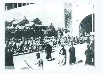 王明：从革命理论家到历史镜鉴，揭示教条主义如何影响中国革命道路选择