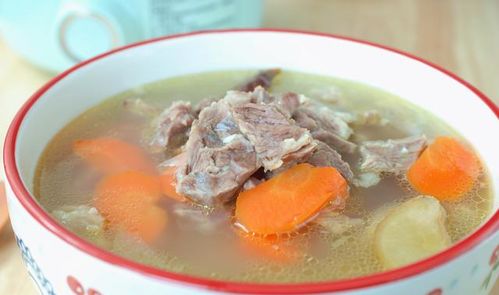 牛肉汤做法和配方大全：简单步骤炖出鲜美滋补家常汤