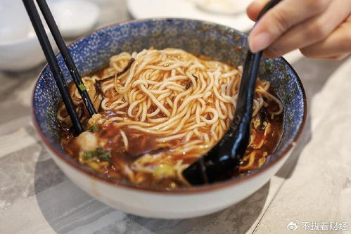 兰州拉面：一碗唤醒清晨的百年美味，揭秘正宗做法与品鉴秘诀