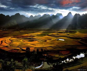 石峰旅游攻略：探索湘中腹地的自然奇观与人文魅力，体验便捷快乐的山水之旅