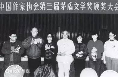 王卫国（路遥）生平与文学成就：从陕北黄土地到《平凡的世界》的奋斗之路