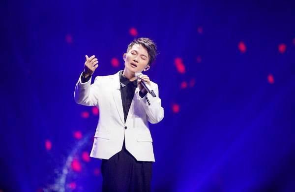 陈柏宇音乐生涯全解析：从《超级巨声》到最新单曲，带你轻松了解他的成长与作品