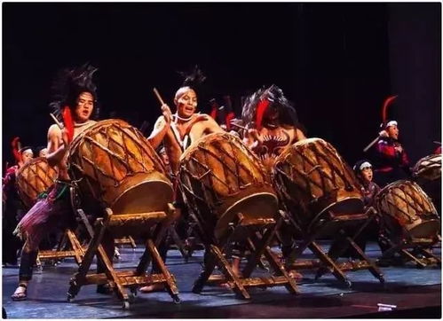 杨丽萍舞蹈艺术全解析：从《孔雀舞》到《云南映象》的传奇人生与创作秘诀