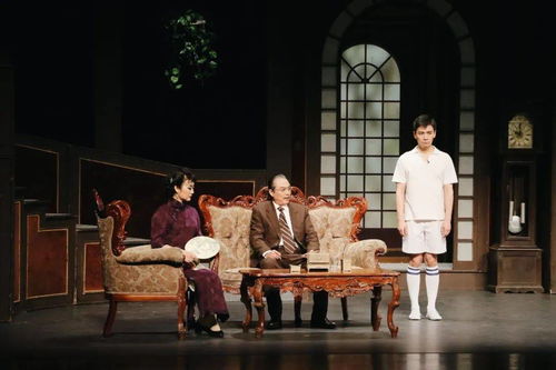 叶静演艺生涯全解析：从舞台灯光到银幕传奇的成长之路