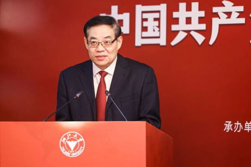 王巍的学术成就与贡献：探索中国考古学的创新之路