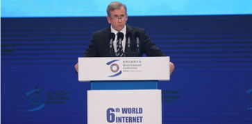 冯伟：跨界融合的智慧，如何平衡专业深度与社会需求，成就持久影响力