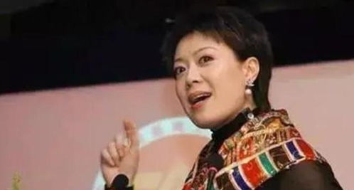 李文静：从山西电视台到央视的成长之路，揭秘新闻主持人的专业素养与人文关怀