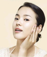 艾尼斯美妆培训：从零基础到行业精英的蜕变之路，轻松掌握专业化妆技巧