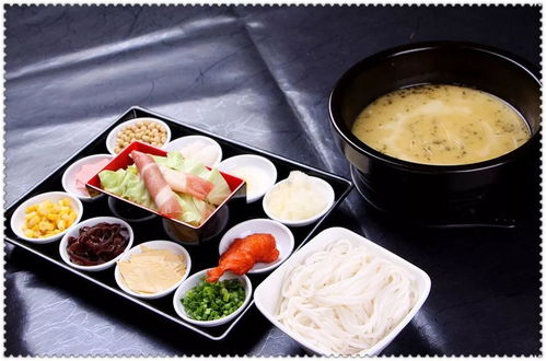 云南过桥米线：一碗温暖三百年的非遗美食，教你轻松在家制作正宗美味