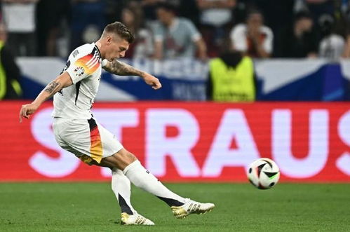 黄博文：精准传球与稳定节奏的中场大师，揭秘其成功经验与职业规划