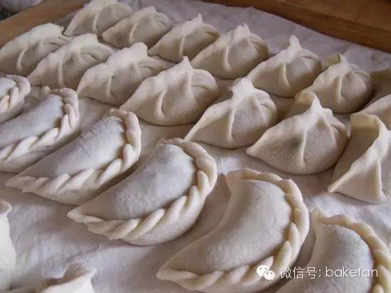 饺子的做法大全：从馅料到包法，轻松学会美味饺子制作技巧