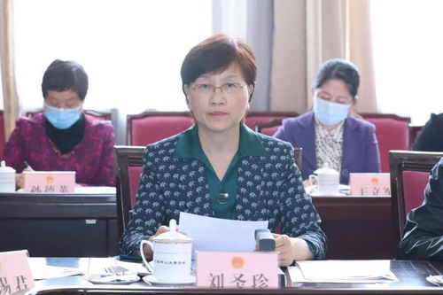 彭伟作品解析：如何用文学理论解决当代人的精神困境