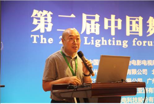 朱华：当代文学隐士的创作人生与艺术成就全解析