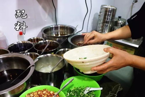 老麻抄手在家轻松做，地道川味麻辣鲜香，告别外卖烦恼