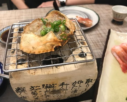 樟茶鸭：从成都巷子到餐桌的烟熏美味，揭秘传统制作工艺与健康吃法