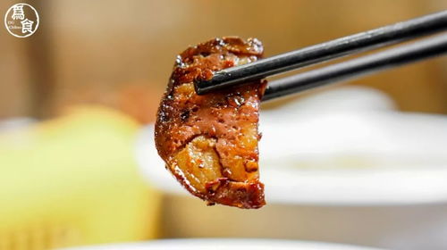 樟茶鸭：从成都巷子到餐桌的烟熏美味，揭秘传统制作工艺与健康吃法