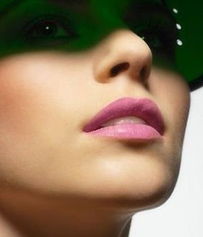 妆点技巧全攻略：5分钟打造自然美肌，告别厚重妆容烦恼